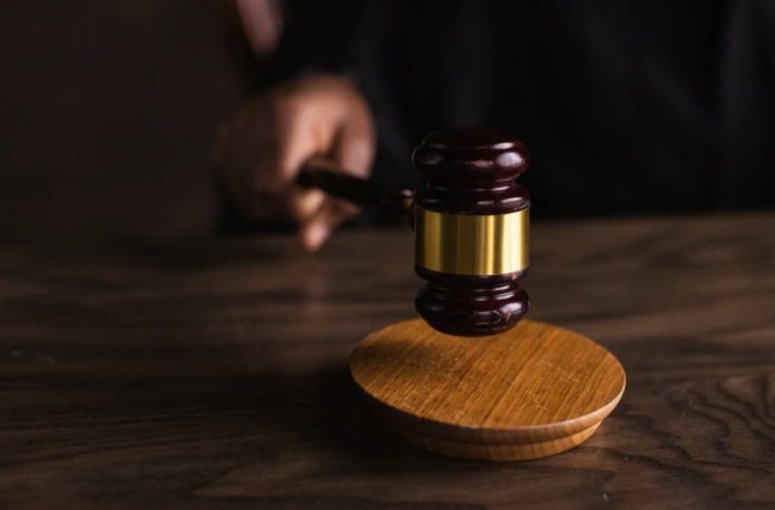 gavel-2.png