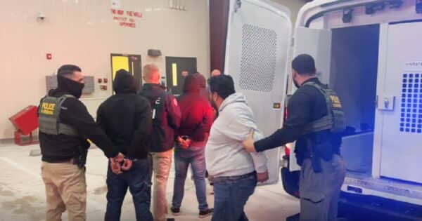 1738613719-cubano-multiples-condenas-penales-arrestado-ice-florida-sera-deportado-e1742494786830.jpg
