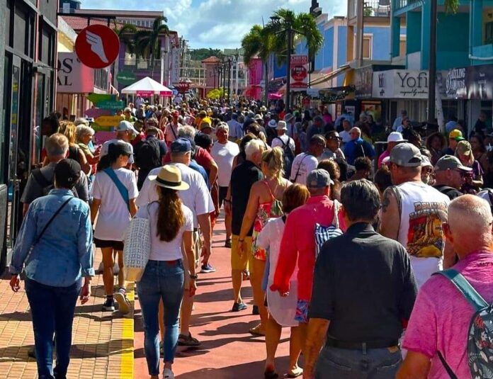 cruise-passengers-photo-by-Antigua-Cruise-Port-e1758901031216.jpg