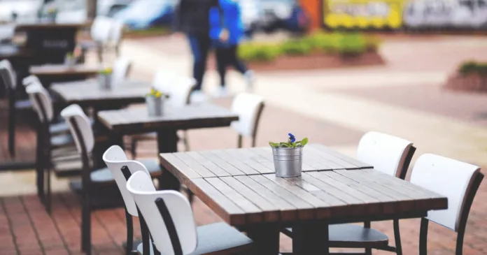 nice-restaurant-table-and-chair-display.webp