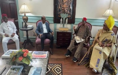 Browne-and-African-delegation.jpg