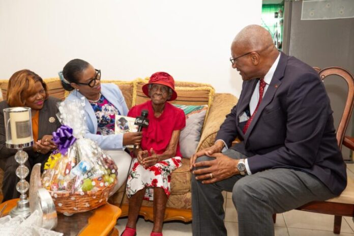 Mrs-Edna-Chiddick-Paynters-with-GG-Sir-Rodney-Williams-Mrs-Almira-Henry-and-Ms-Dale-OBrien-1-e1781041453922.jpeg